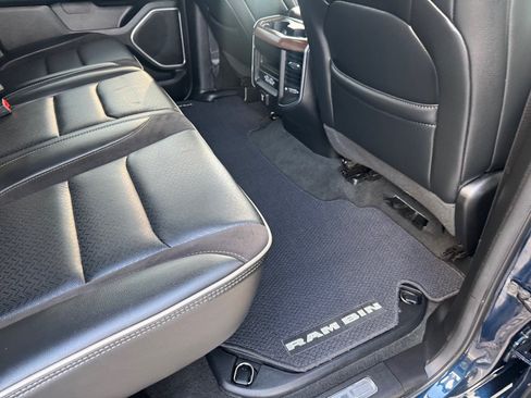 Used 2022 RAM 1500 Laramie AWD/4WD image 18