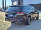 Used 2021 Volkswagen Atlas SE image 2