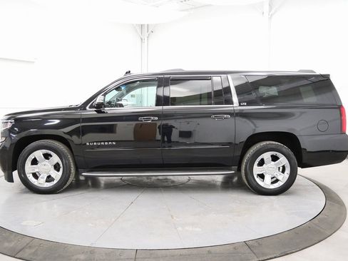 Used 2016 Chevrolet Suburban LTZ image 4
