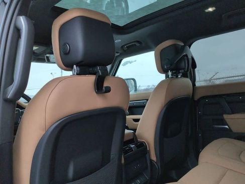 New 2026 Land Rover Defender 110 X-Dynamic SE image 18