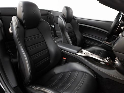 Used 2010 Ferrari California RWD image 62