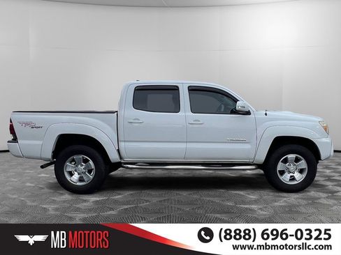 Used 2012 Toyota Tacoma PreRunner w/ TRD Sport Pkg image 2