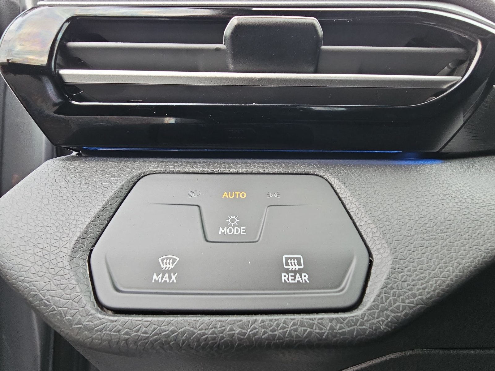 Used 2023 Volkswagen ID.4 Pro RWD image 25
