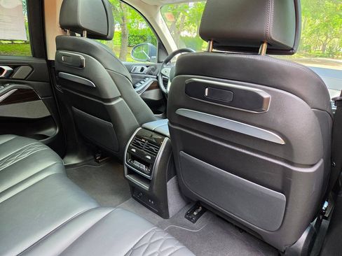 Used 2025 BMW X7 xDrive40i AWD/4WD image 12