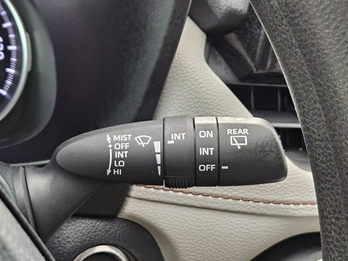 Used 2020 Toyota RAV4 XLE w/ Convenience Package FWD image 20