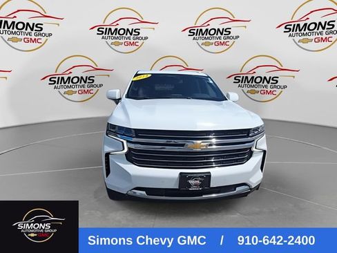Used 2024 Chevrolet Suburban LT RWD image 3