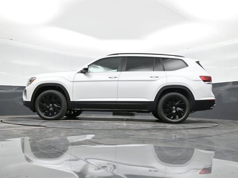 New 2026 Volkswagen Atlas SE image 28