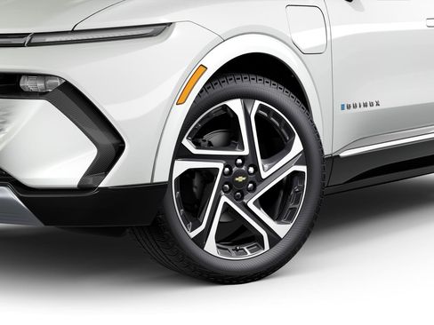 New 2026 Chevrolet Equinox EV LT image 29