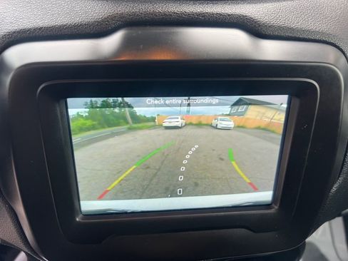 Used 2020 Jeep Renegade Latitude w/ Cold Weather Group image 23