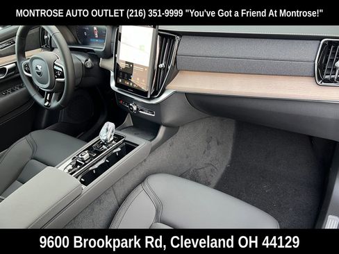 New 2026 Volvo XC90 B6 Plus w/ Protection Package Premier AWD/4WD image 17