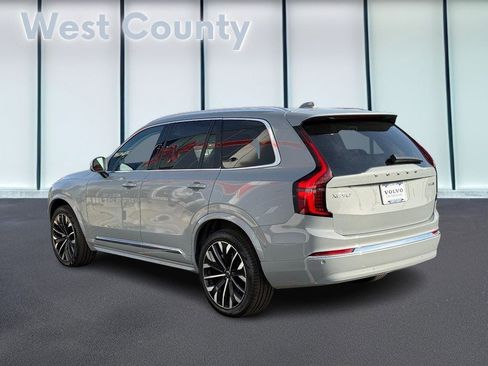 Used 2025 Volvo XC90 B6 Plus image 7