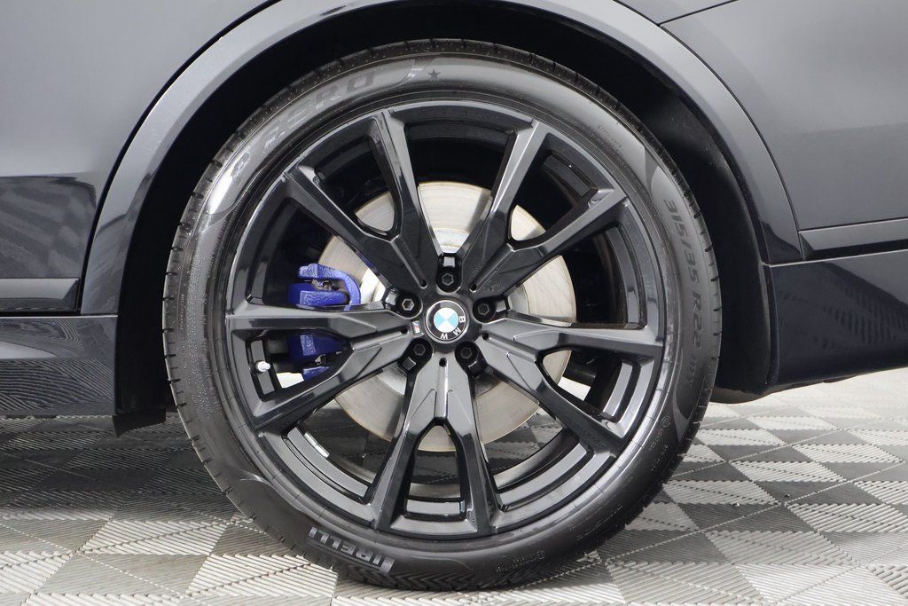 Certified 2025 BMW X7 M60i w/ M Sport Professional Package AWD/4WD image 17