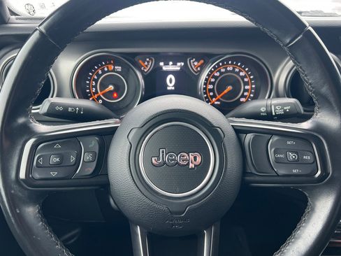Used 2022 Jeep Gladiator Willys image 23
