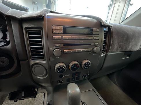 Used 2006 Nissan Titan SE RWD image 16