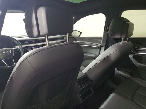 Used 2023 Audi e-tron Premium Plus w/ Premium Plus Package AWD/4WD image 11