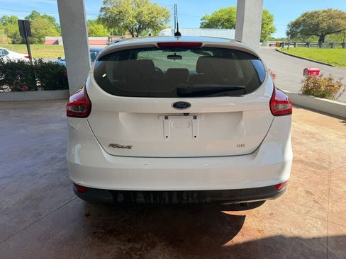 Used 2018 Ford Focus SE FWD image 5