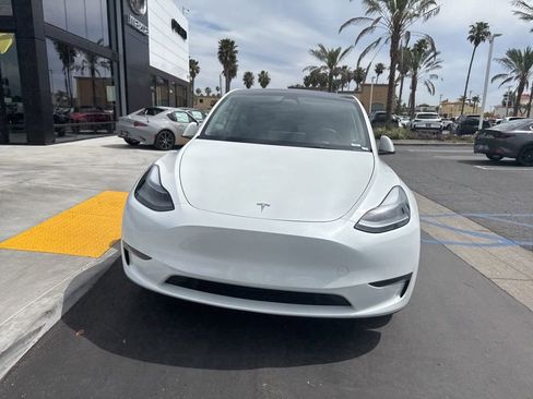 Used 2024 Tesla Model Y Long Range image 40