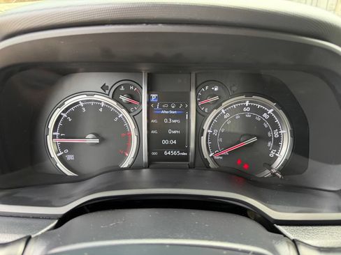 Used 2021 Toyota 4Runner TRD Off-Road Premium w/ Moonroof Package AWD/4WD image 19