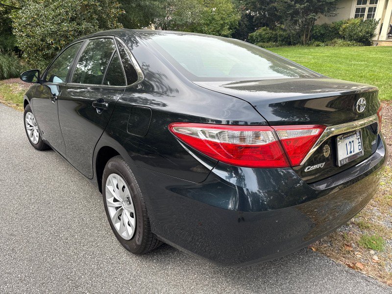 Used 2015 Toyota Camry LE FWD image 4