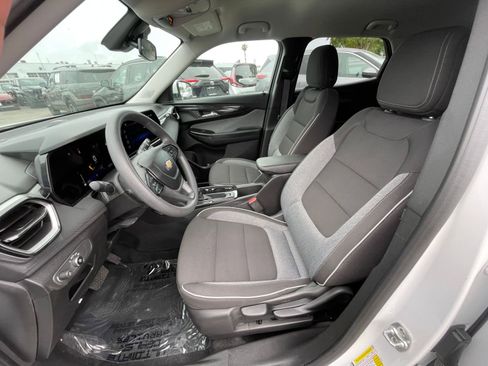 Used 2025 Chevrolet TrailBlazer LT image 28