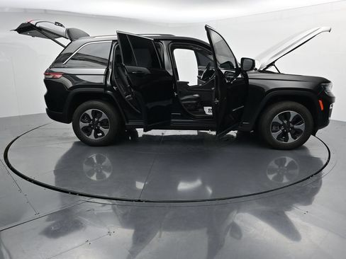 Used 2024 Jeep Grand Cherokee Limited 4xe AWD/4WD image 38