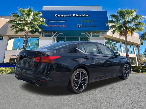 Used 2024 Nissan Altima 2.5 SR FWD image 5