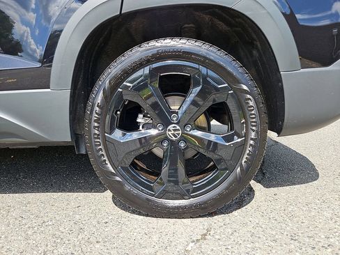 Certified 2025 Volkswagen Taos SEL w/ Black Wheel Plus Package AWD/4WD image 9