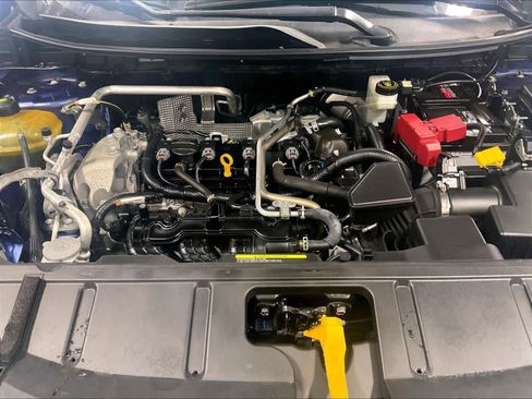 Used 2021 Nissan Rogue SV image 29