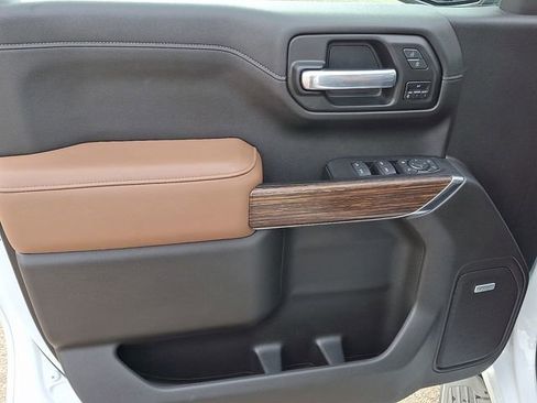 Used 2021 Chevrolet Silverado 1500 High Country image 9