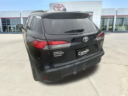 Used 2025 Toyota Corolla Cross XLE w/ Convenience Package AWD/4WD image 11