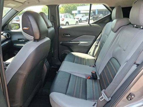 Used 2023 Nissan Kicks SR w/ SR Premium Package FWD image 11