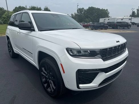 New 2026 Jeep Grand Cherokee Limited AWD/4WD image 7