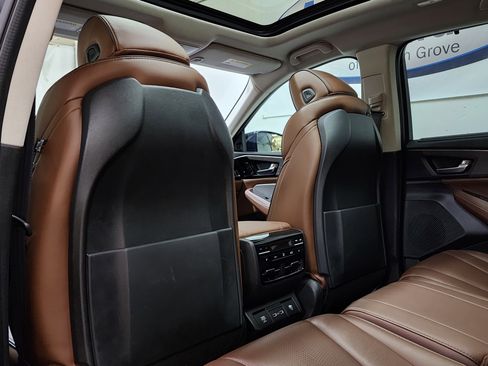 Used 2024 Acura MDX SH-AWD w/ Advance Package image 16