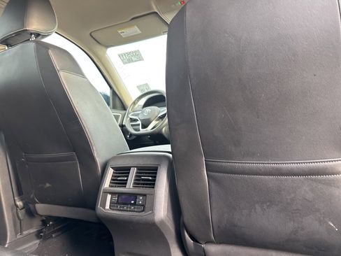 Used 2022 Volkswagen Atlas SE image 23