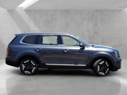 Used 2024 Kia Telluride EX FWD image 4