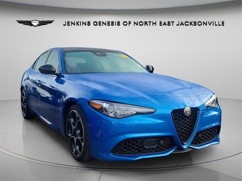 Used 2022 Alfa Romeo Giulia Veloce image 2