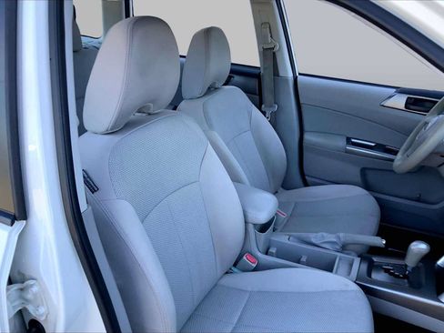 Used 2012 Subaru Forester 2.5X w/ Alloy Wheel Pkg AWD/4WD image 8