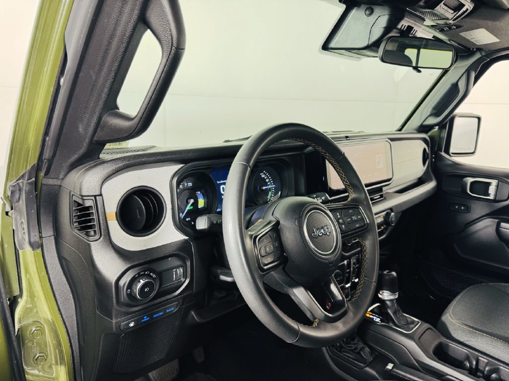 Used 2024 Jeep Wrangler Unlimited AWD/4WD image 8