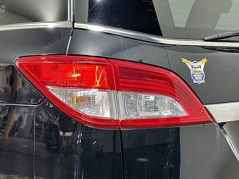 Used 2017 Nissan Quest SV FWD image 33