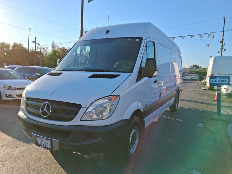 Used 2013 Mercedes-Benz Sprinter 2500 w/ Premium Pkg image 3