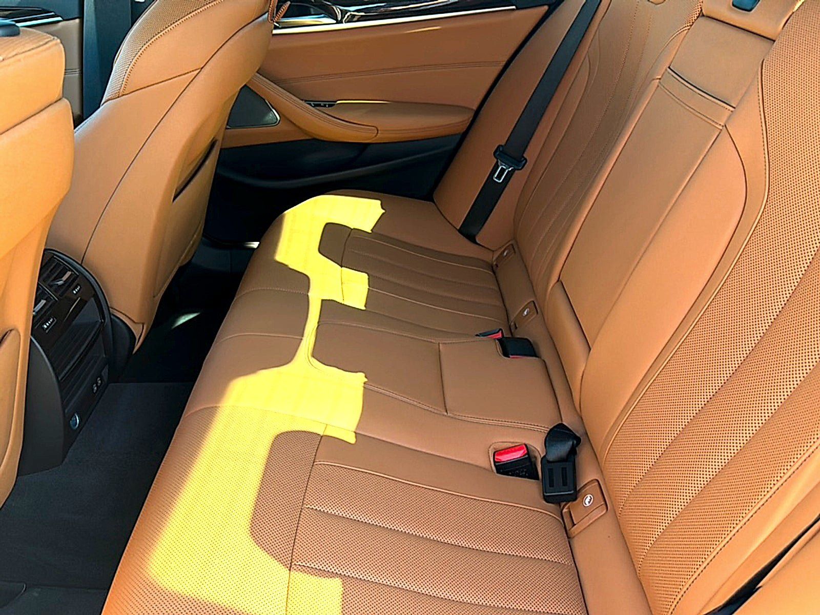 Used 2023 BMW 530i w/ Premium Package RWD image 19