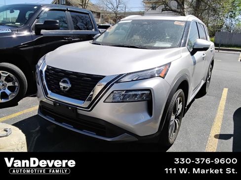 Used 2023 Nissan Rogue SL image 1