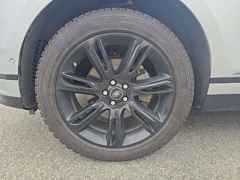 Used 2019 Land Rover Range Rover Velar R-Dynamic SE AWD/4WD image 9