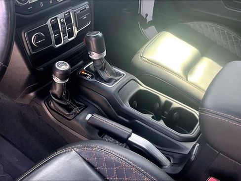 Used 2021 Jeep Wrangler Unlimited Sahara AWD/4WD image 17