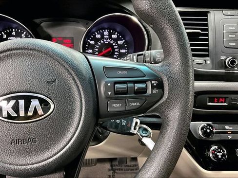 Used 2016 Kia Sedona L FWD image 13