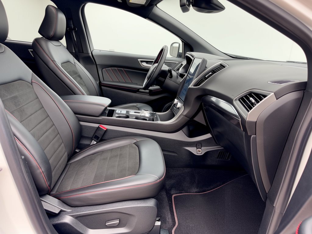 Used 2021 Ford Edge ST-Line FWD image 30