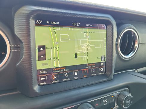 Used 2021 Jeep Wrangler Unlimited Sahara image 26