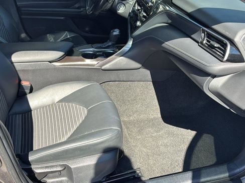 Used 2021 Toyota Camry SE image 19