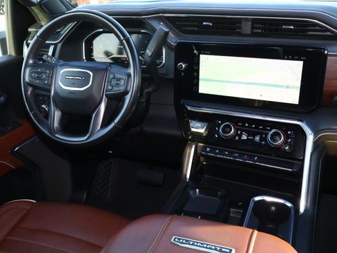 Used 2024 GMC Sierra 3500 Denali Ultimate image 10