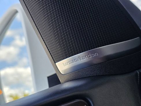 Used 2016 Mercedes-Benz GL 63 AMG 4MATIC image 20